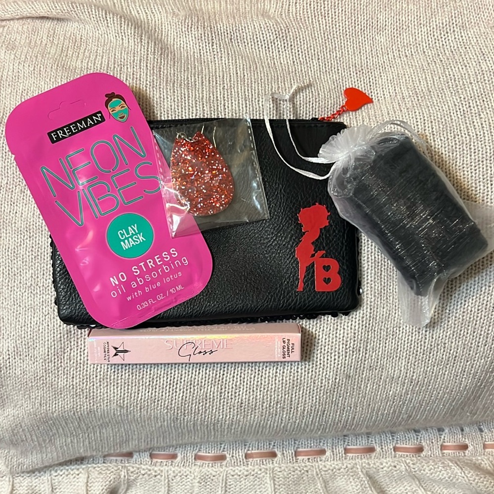 5 piece black bag gift bundle